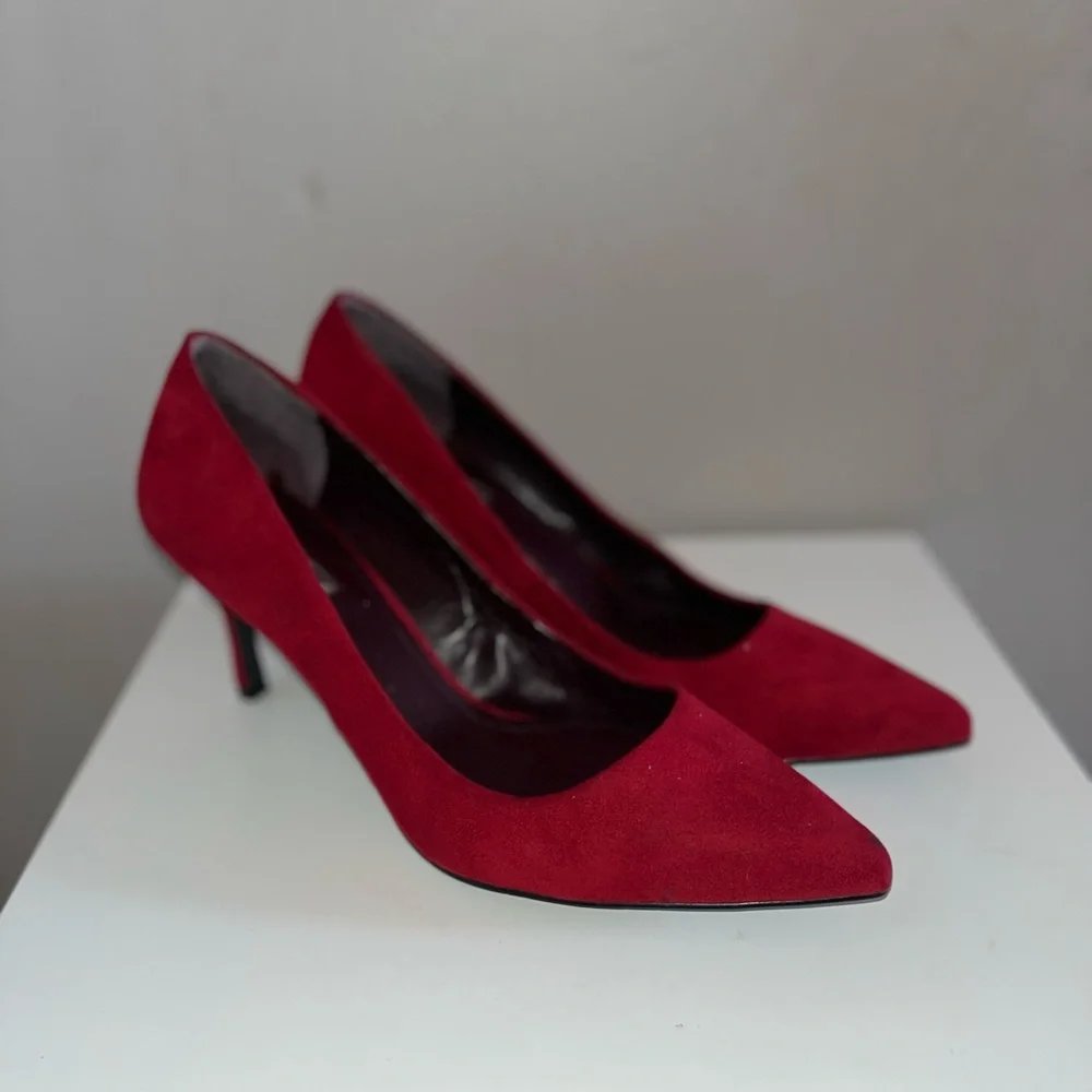 Red heels! - Picture 5 of 8